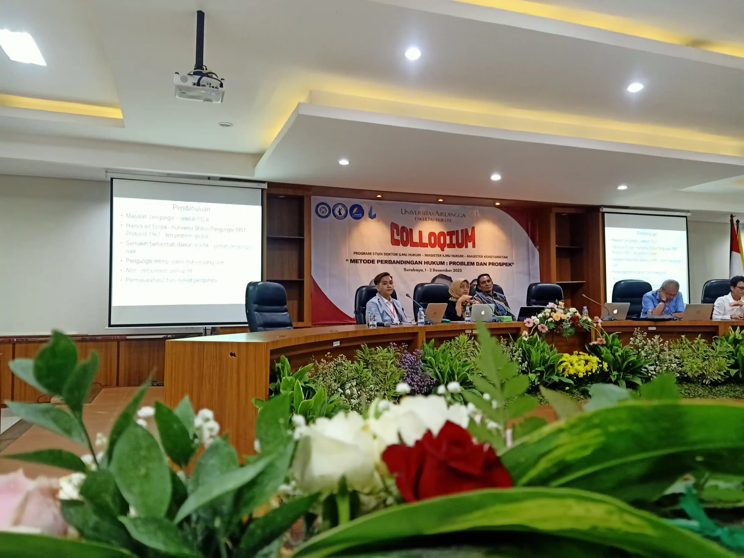 Prof Koesrianti SH LLM PhD (nomor dua dari kiri) Menjelaskan Problematika Pada Pengungsi (Foto: Dokumentasi Pribadi)