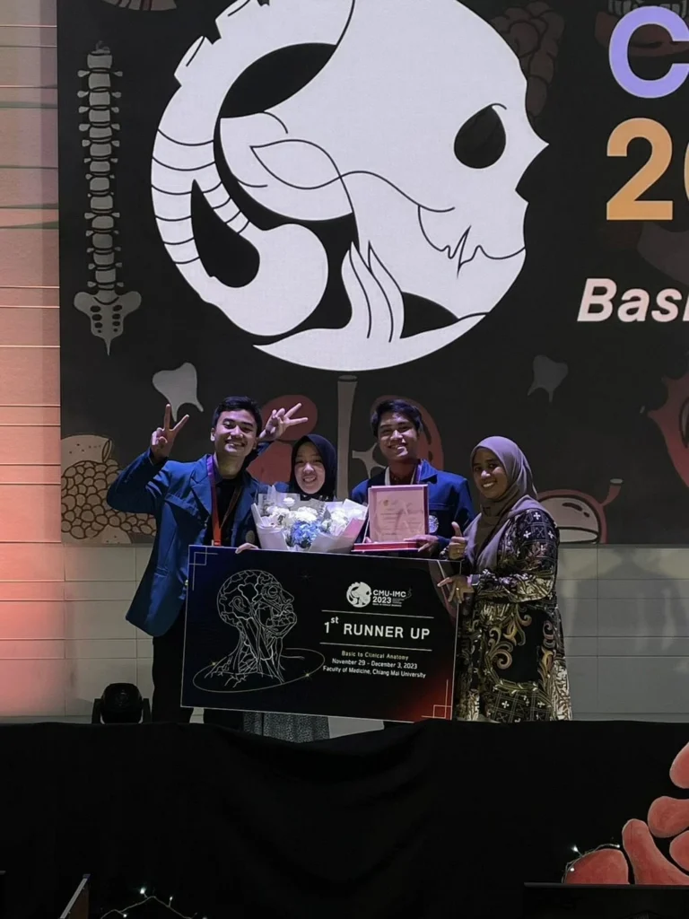 UNAIR Faculty of Medicine team wins the 2nd place award in the International Medical Challenge at Chiang Mai University, Thailand. (Photo: By courtesy)