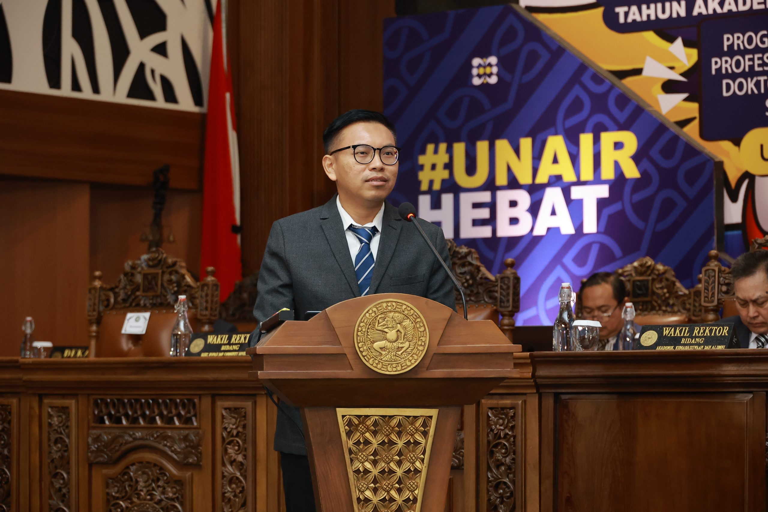 Prof Ferry Efendi, S.Kep.Ns., MSc., PhD, Guru Besar UNAIR yang raih silver winner Academic Leader bidang kesehatan dalam Anugerah Diktisaintek