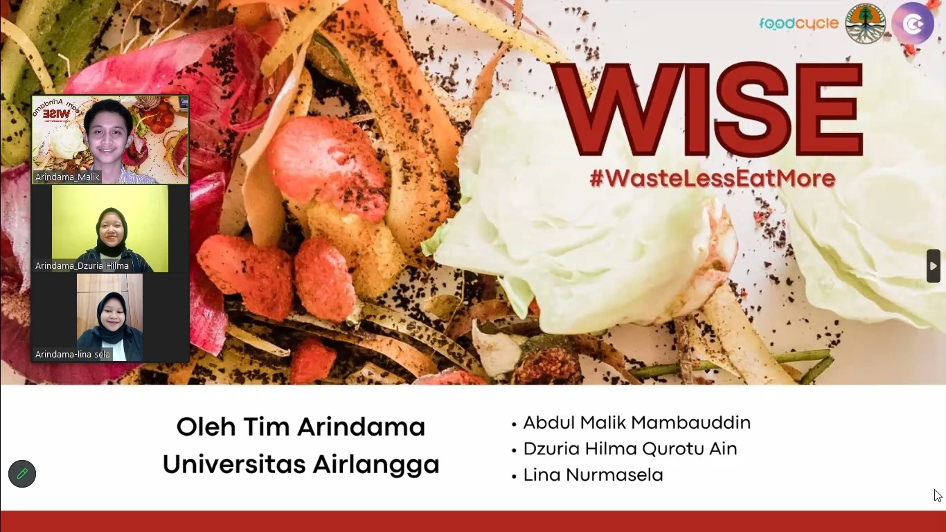 Potret Tim UNAIR ketika sedang mempresentasikan campaign mereka dalam “Creative Campaign Commfiesta”. Abdul Malik (atas), Hilma (tengah) dan Lina (bawah) pada Sabtu (31/12/23). (Foto: Istimewa).