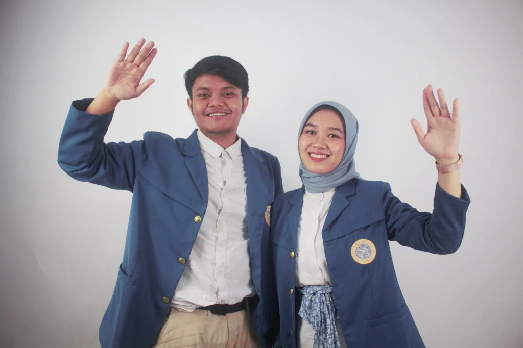 Tegar Putratama Fahriza (Presiden BEM FIB UNAIR) dan Azzahra Dewa Isatilova (Wakil Presiden BEM FIB UNAIR). (Foto: istimewa)
