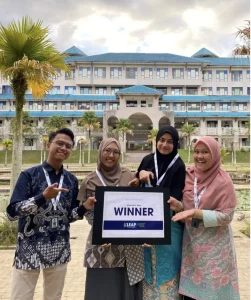 Raihanah Nabilla Firsty Rahman (second from the right) with her team win a social project competition, Innovator’s Race. (Photo: By courtesy)