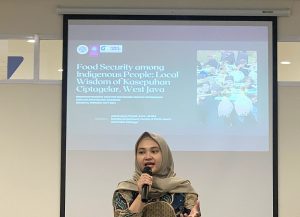 Azizah Ajeng Pratiwi SGz MSc during the Class Session of UNAIR Student Mobility, Monday, February 26, 2024. (Photo: By courtesy)