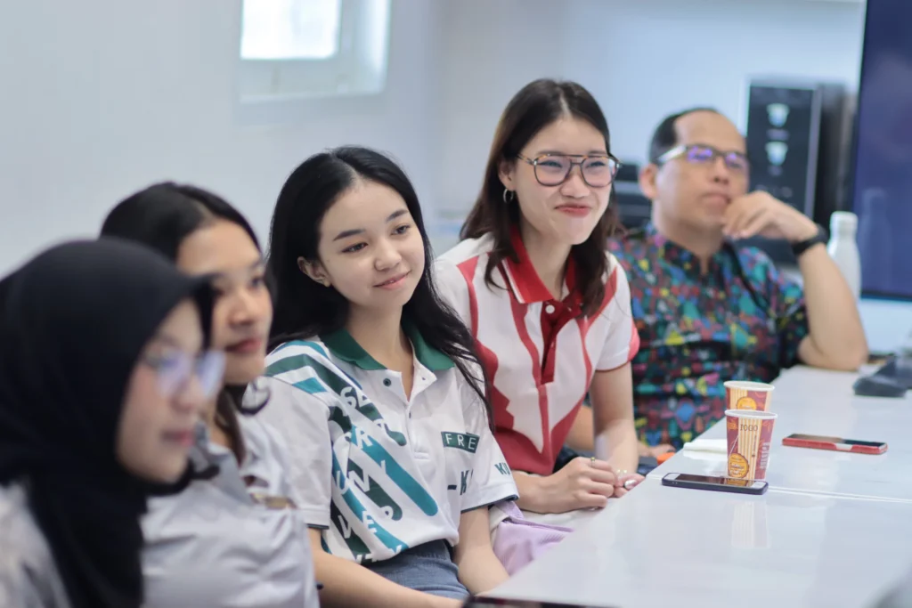 The In-Class Meeting for Kasetsart University students from Thailand at the Faculty of Humanities, Universitas Airlangga. (Photo: By courtesy )