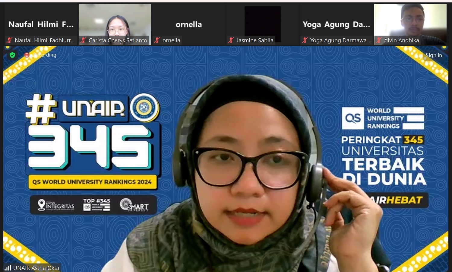 Astria Okta, representative of Airlangga Global Engagement, during the “Discover NUS” Sharing Session on Saturday, Feb 24, 2024. (Photo: Naufal Hilmi F.)