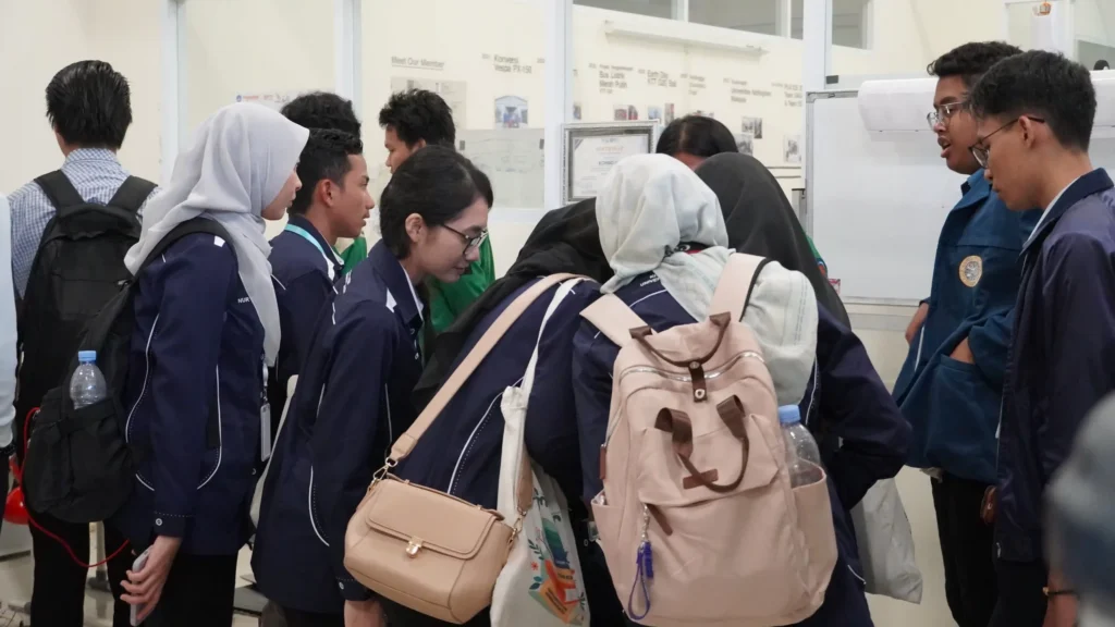 SEGTA participants during a visit at Kombo Lab (Photo: FTMM)