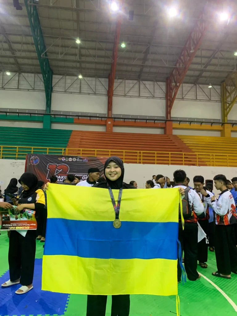 Potret Egalita Linanda Sabet Juara I dalam kejuaraan Internasional, Paku Bumi 12th Championship. (Foto: Dok pribadi)