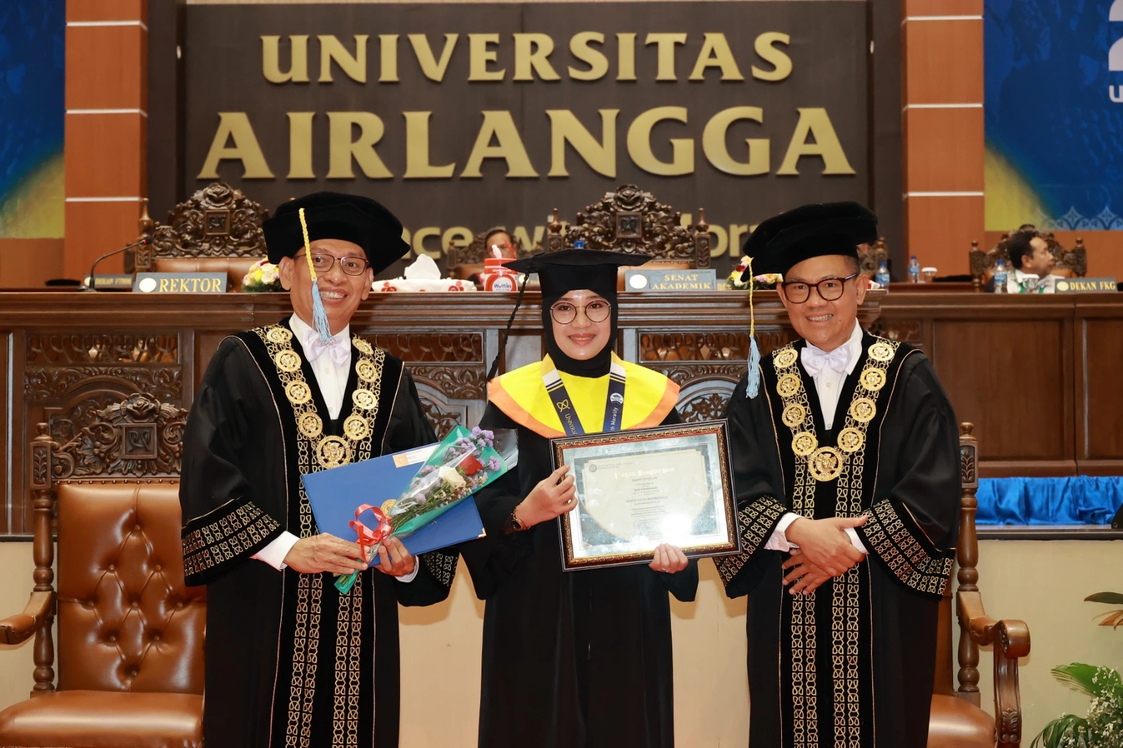 Banyuwangi Regent, Ipuk Fiestiandini Azwar Anas SPd MKp, during her graduation. (Photo: PKIP UNAIR)