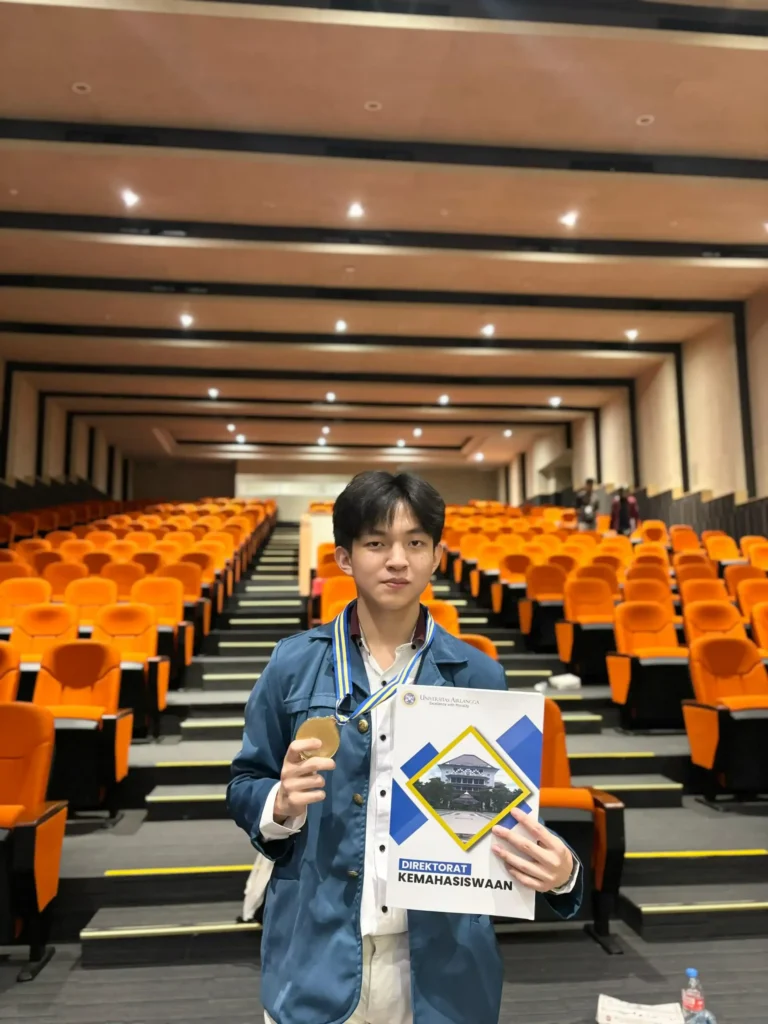 Maxwell Salvador Surya Atmaja, mahasiswa Fakultas Kedokteran (FK) Mawapres UNAIR 2024 (Foto: Istimewa)