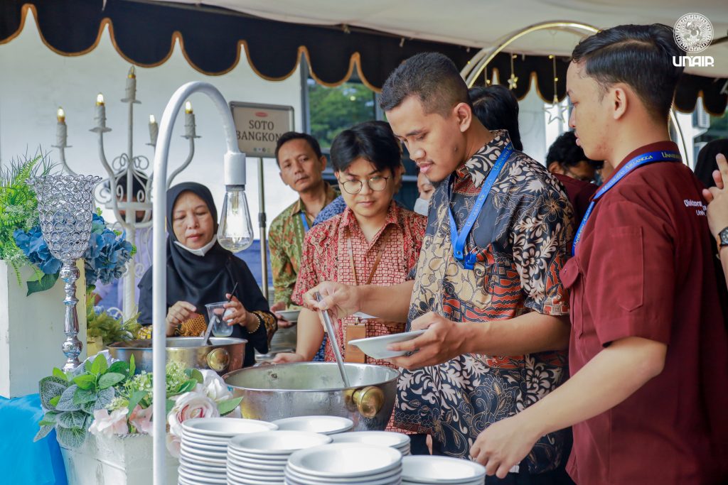 Halal Bi Halal UNAIR 1445 H di Hall Manajemen Kampus MERR-C, Selasa (16/4/2024). (Foto: Hanim)