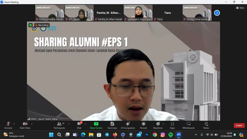 Yason Taufik Akbar S.EI M.SEI in an alumni sharing session titled "Becoming Agent of Change through Islamic Economics: Real Steps of Past Alumni" held by the Islamic Economics student association on Saturday, April 27, 2024. (Photo: Zoom)