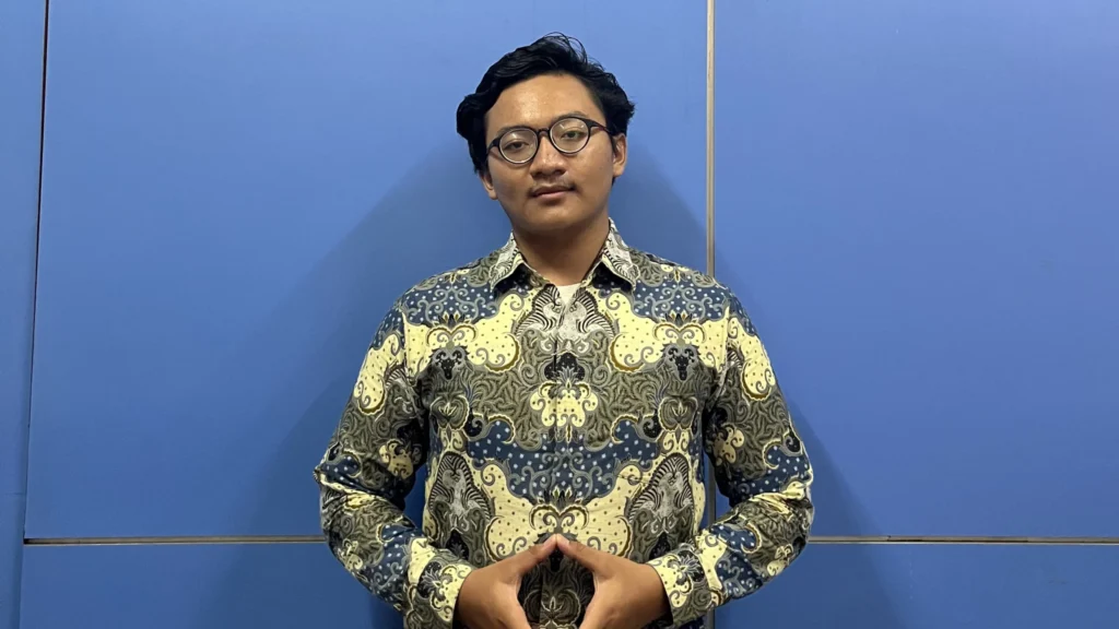 Philipus Mikhael Mahasiswa Terbaik Hubungan Internasional Universitas Airlangga