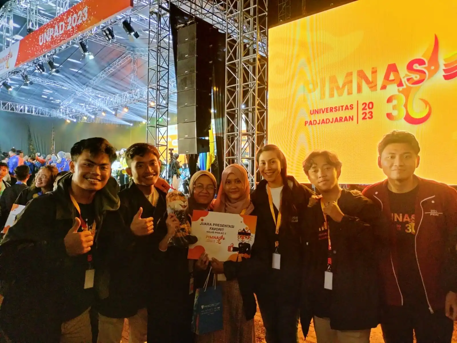 Offering 3-in-1 Diabetes detection, UNAIR team wins Favorite Presentation Award at PIMNAS 36