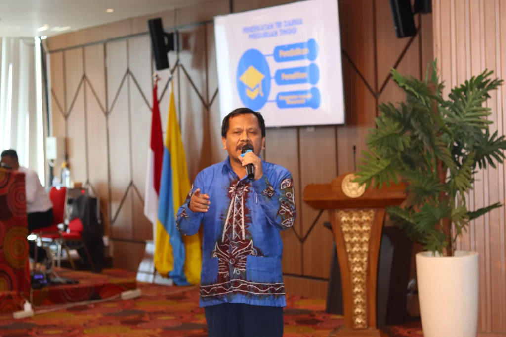 Pemateri Konferensi Halal UNAIR Dr Abdul Rahem M Kes Apt. Penyelenggaraan ini berlangsung di Ruang Majapahit Lantai 5, Gedung ASEEC Tower, pada Senin (27/5/2024). (Sumber: Narasumber).