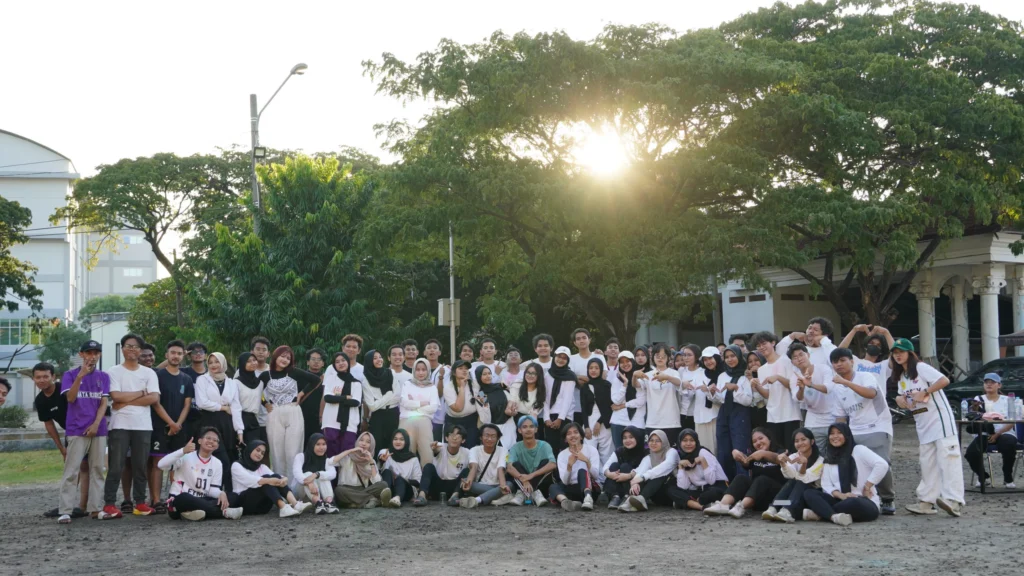 Kegiatan Color Run dalam Acara Sport Fest pada Minggu (19/5/2024) di Lapangan Terminal Kampus MERR-C (Foto: Istimewa)