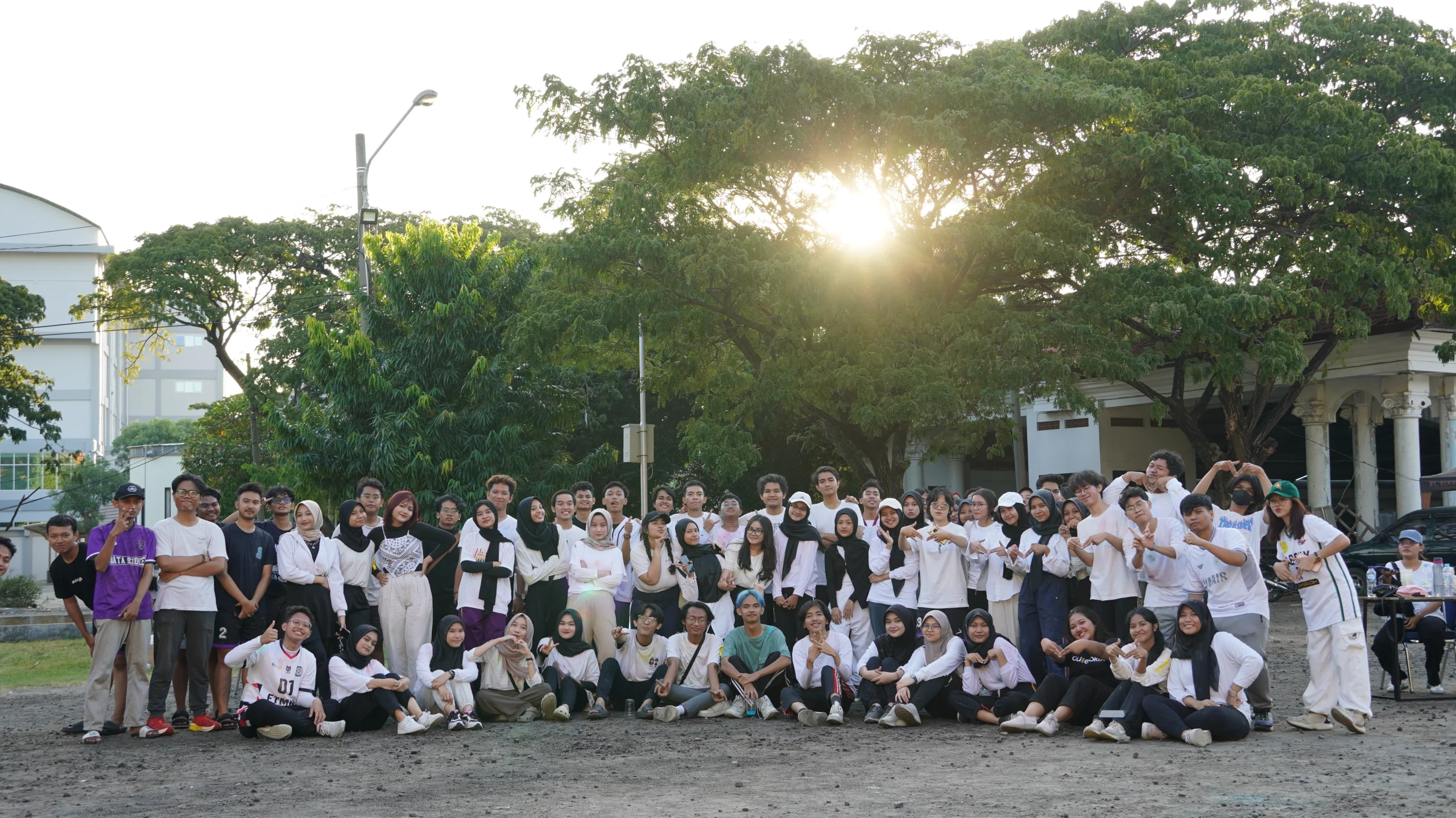 Kegiatan Color Run dalam Acara Sport Fest pada Minggu (19/5/2024) di Lapangan Terminal Kampus MERR-C (Foto: Istimewa)