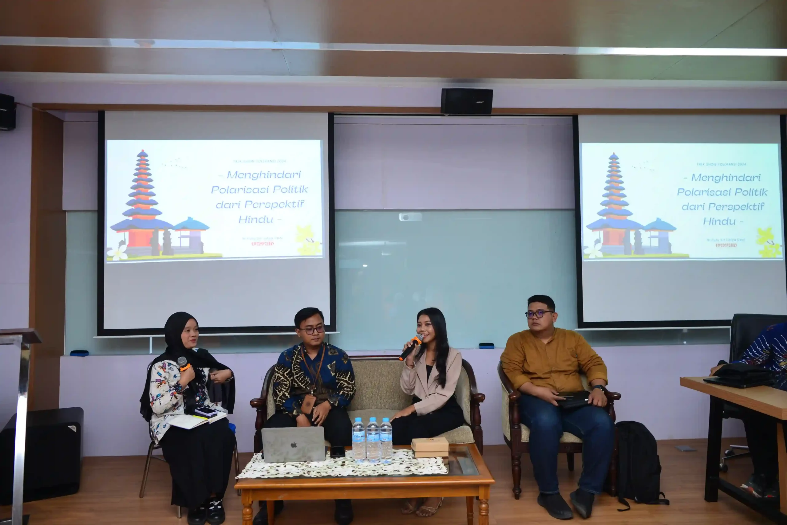 Dzulfikar Al Ghofiqi SAP MKP, Hizkia Trianto SH, dan Ni Putu Sri Listya Dewi, dalam saat memaparkan materi dalam seminar Festival Toleransi (Foto: Istimewa)