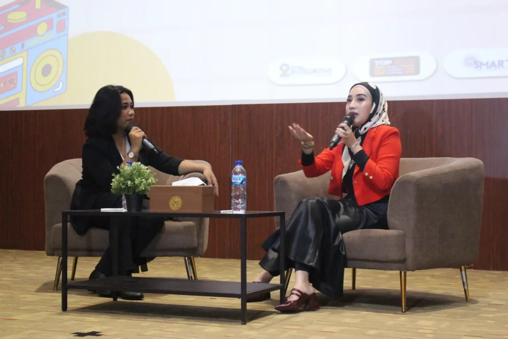 Riska Maraya saat memaparkan materi dalam CRUSH 2024 (Foto: Istimewa)