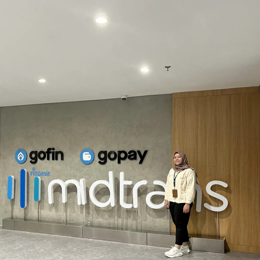 Nafis Adila Ayu Fatmawaty di kantor GoTo Financial. (Foto: Istimewa)
