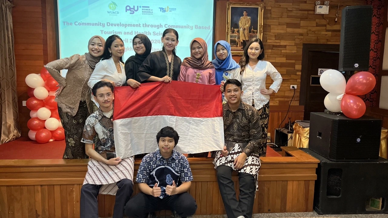 Nabila and her team during their international community development in Thailand on April 23-27, 2024 (Photo: By courtesy)