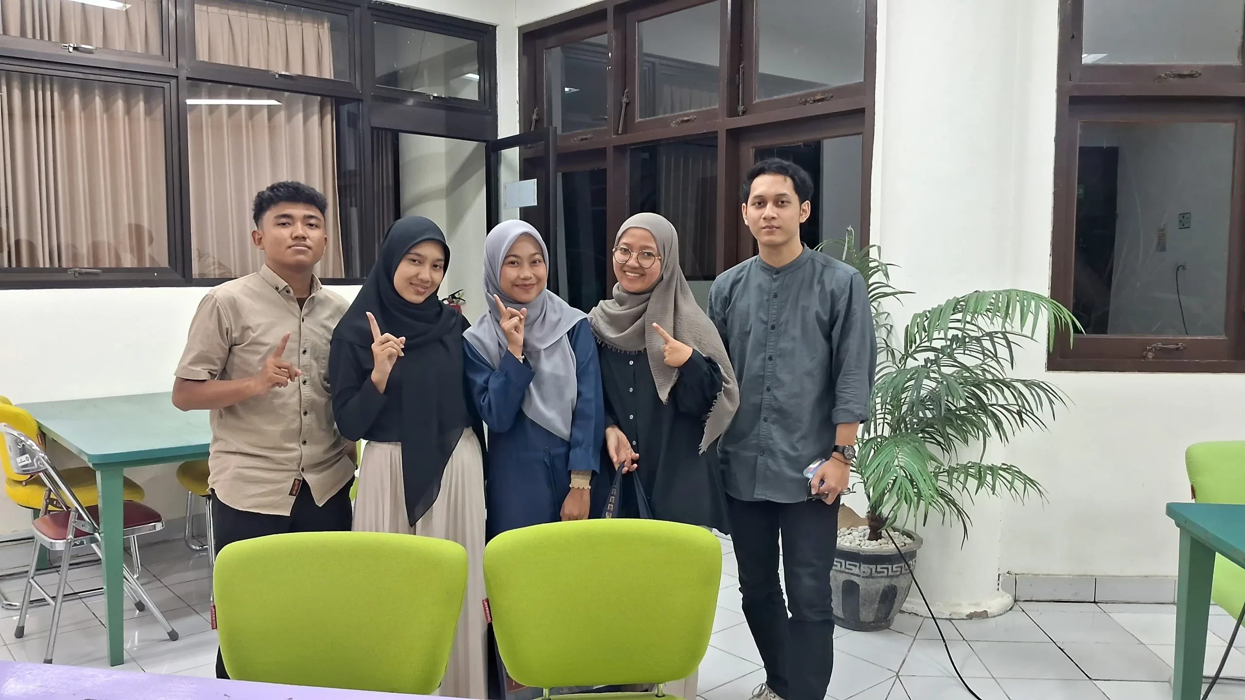 Yoga Khanif Prastyo Garpanji, Arinda Melina Putri, Dhimas Airlangga Syaifullah Hakim, Rohiima Rizki Nur Halizah, dan Lati Fatunnisa Nur Jana. (Foto: Istimewa)