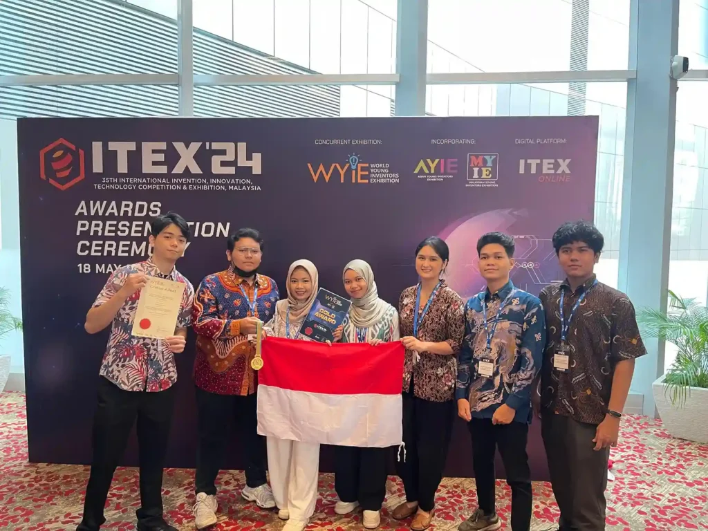 UNAIR Oceanbone Team wins Gold Award in WYIE International Competition in Malaysia on Saturday, May 18, 2024. (Photo: Personal Documentation)