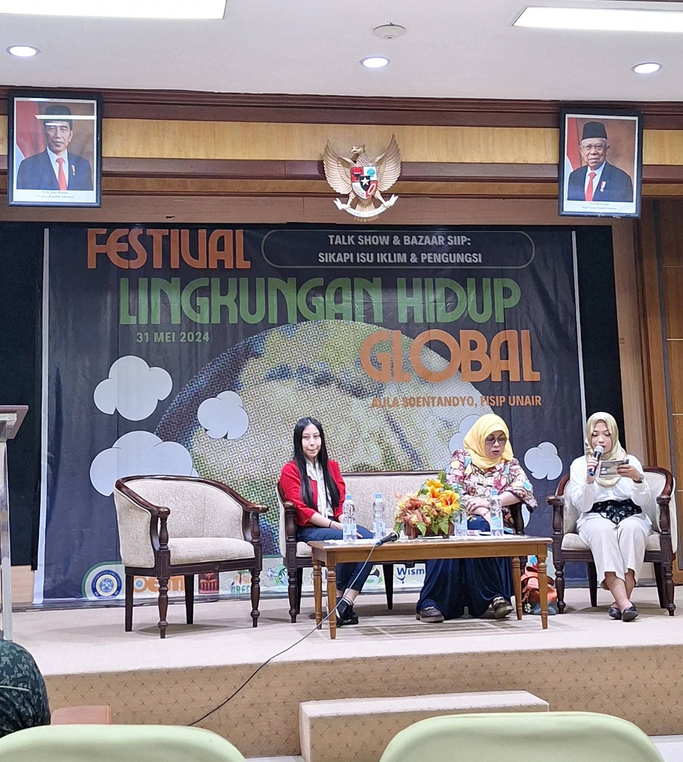 Pemaparan materi dalam Talkshow FISIP Green Society di Ruang Soetandyo, FISIP UNAIR, Kampus Dharmawangsa-B, pada Jumat (31/5//2024). (Sumber: Narasumber).