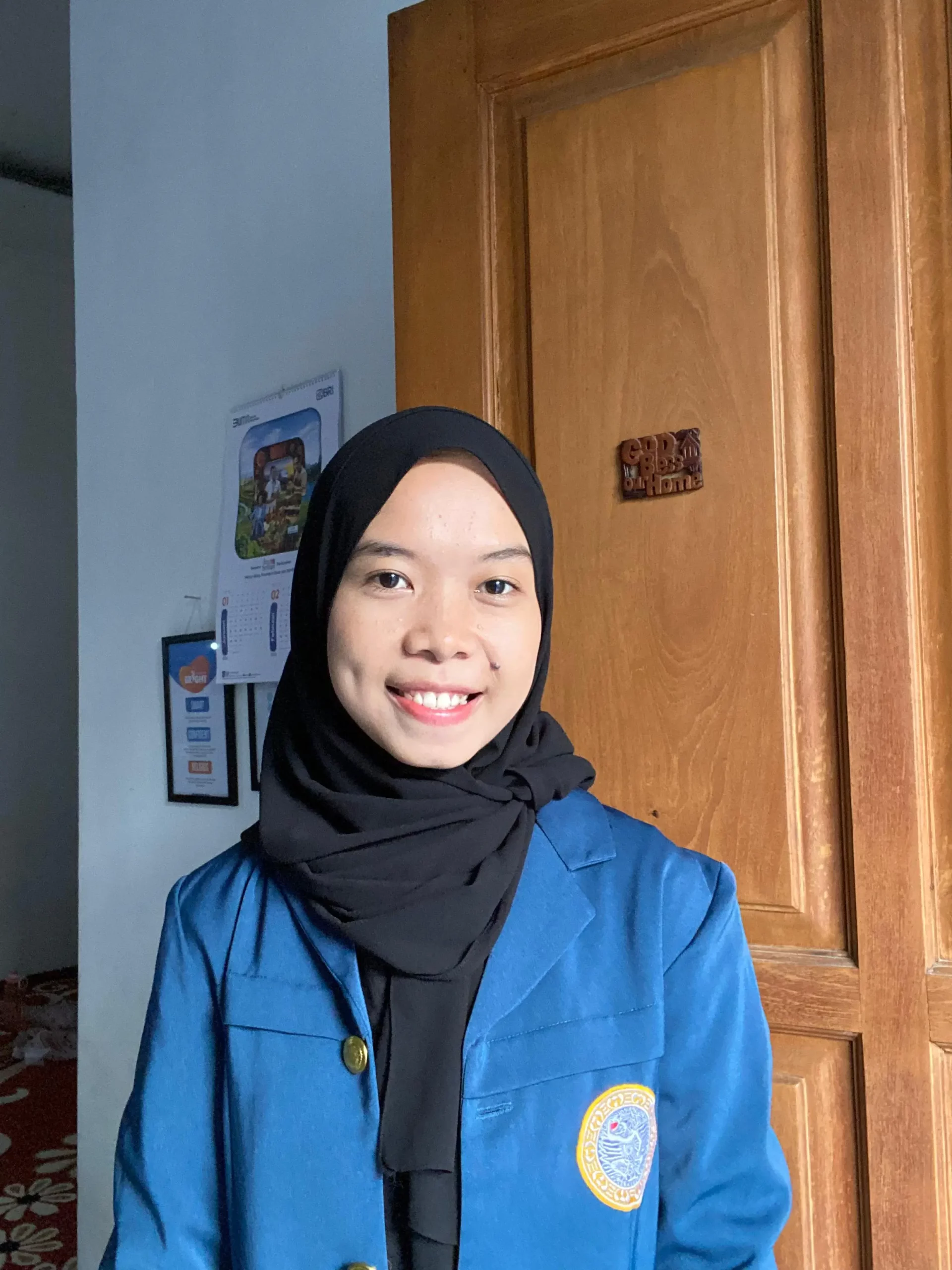 Muhimatul Khoiriyah, mahasiswa Bahasa dan Sastra Indonesia UNAIR yang raih Juara 3 lomba esai tingkat nasional (Foto: Dok. Pribadi)