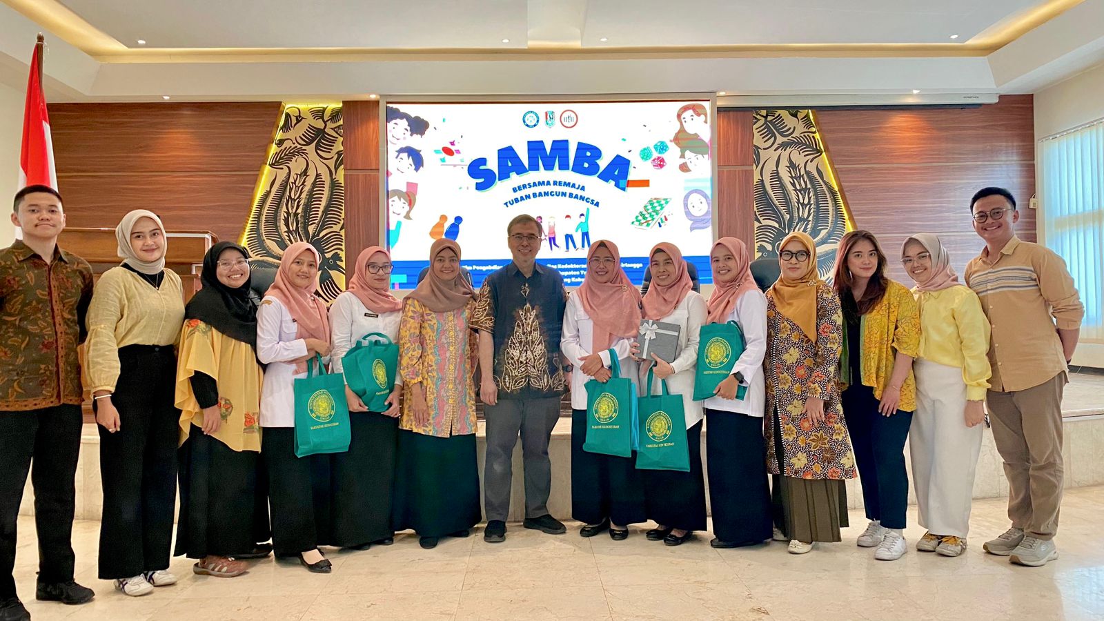 UNAIR FK community service team conducted Reproductive Health education at Tuban Regency Government Office on Wednesday, June 19, 2024. (Photo: By courtesy)