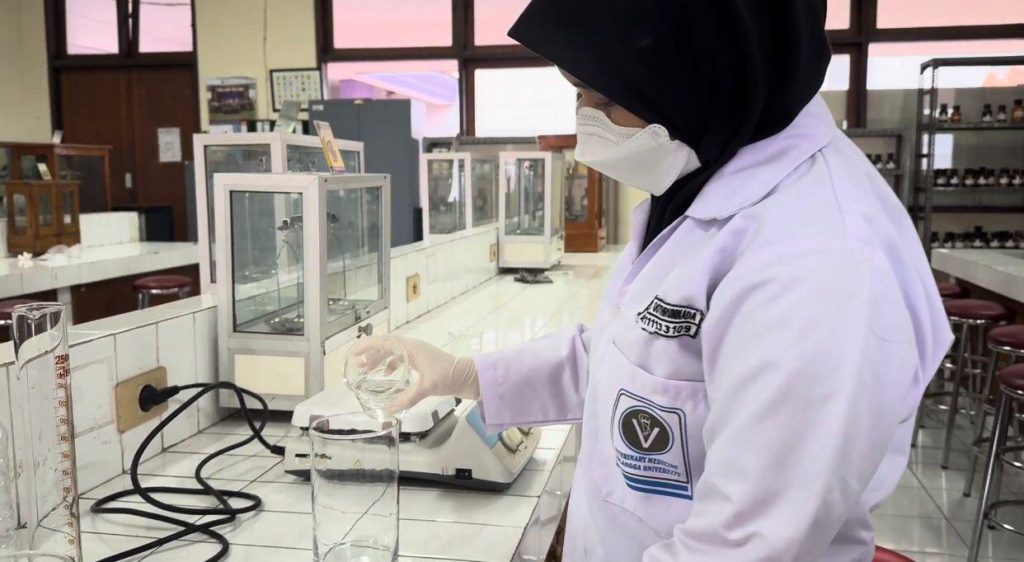 Tim PKM saat sedang melakukan penelitian (Foto: Dok. Tim)