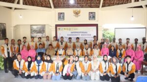 Reception of ICS-2024 Team by Dra. Hasnawati, Head of Kampak Subdistrict, and Sumarji ST., Village Head of Senden. (Photo: By courtesy)