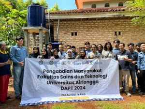 Pengabdian masyarakat FST UNAIR di Gili Iyang (Foto: Istimewa)