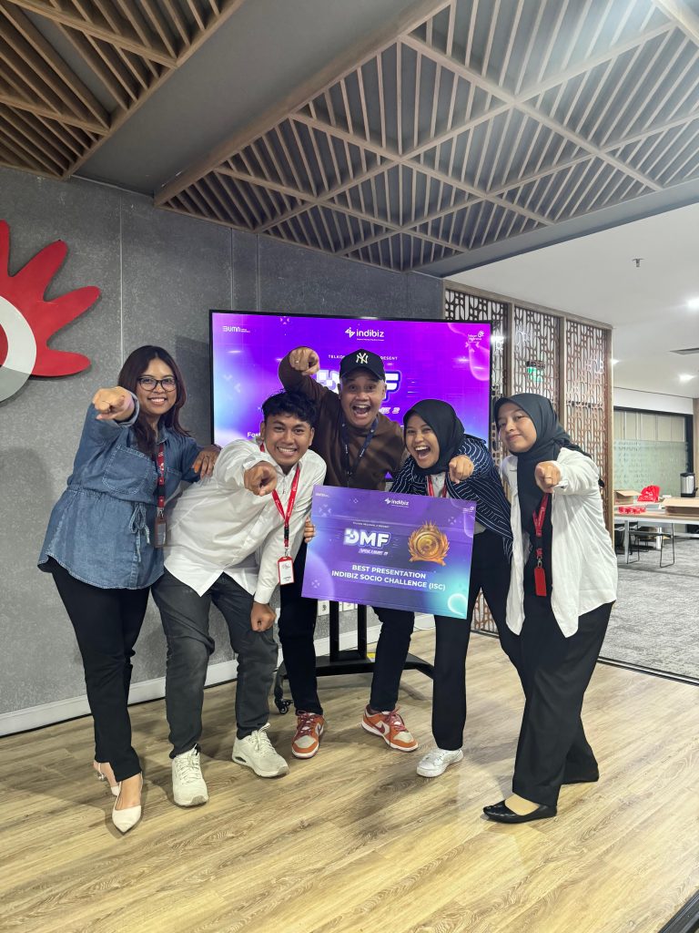 Satriyani Dwi Astuti saat melakukan magang di Telkom Indonesia. (Foto: Istimewa)