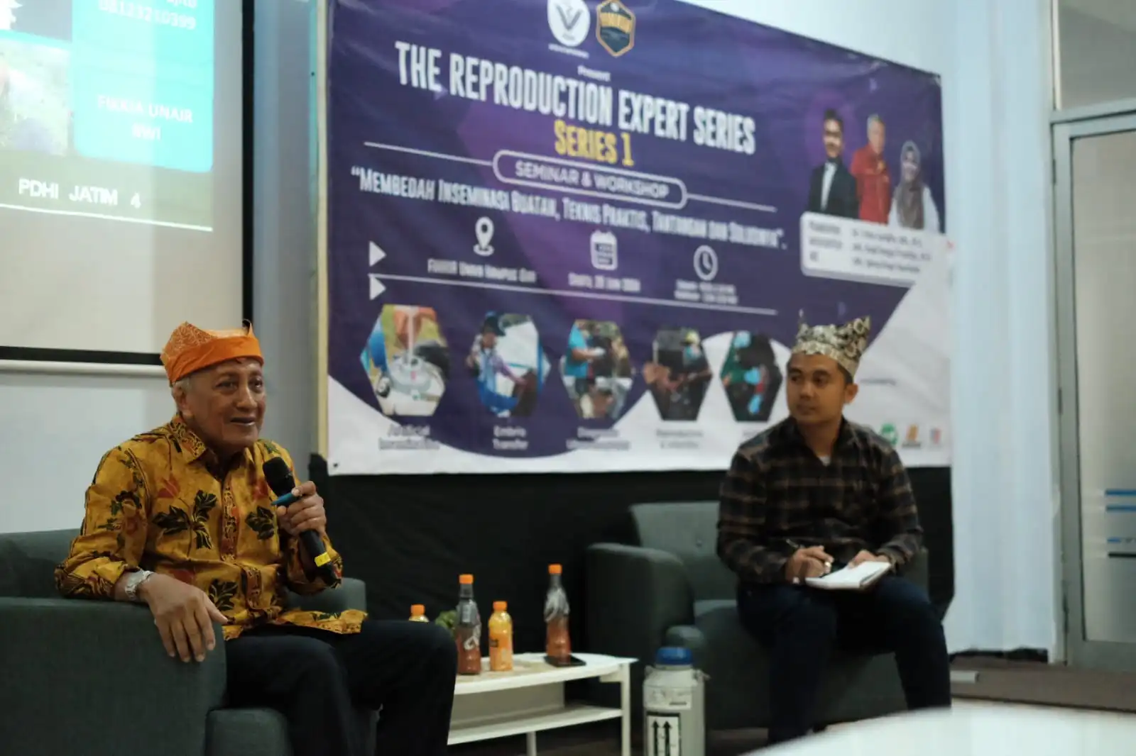 Dr. Trilas Memberikan Penjelasan Terkait Inseminasi Buatan. (Foto: PDHI Jatim IV)