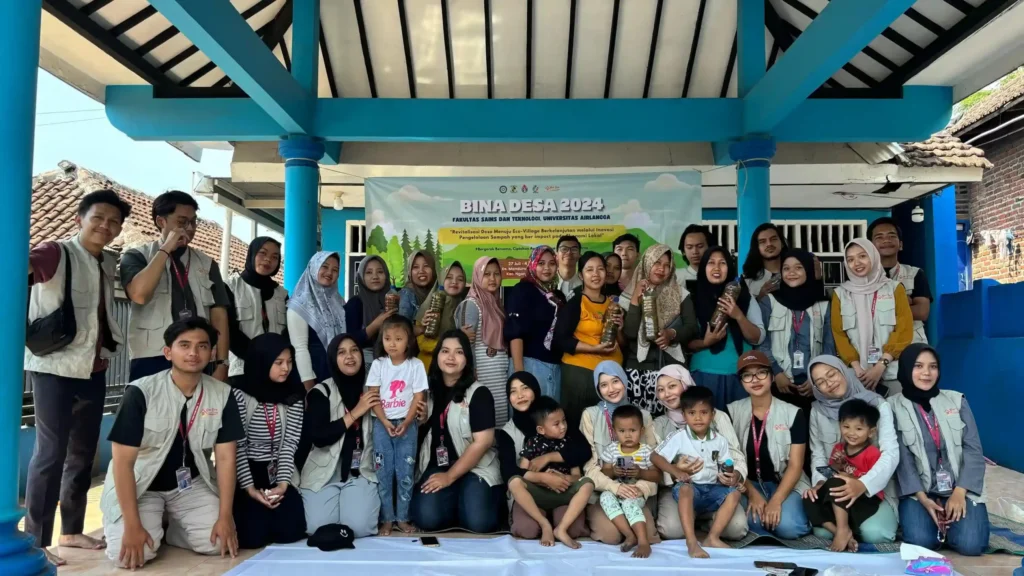 Pengmas Bina Desa FST Dukung Pelestarian Lingkungan dengan ECOSS (Foto: Istimewa)
