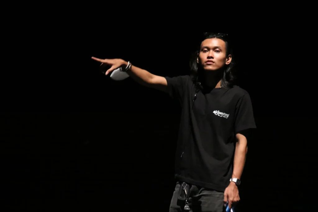 Ahmat Rofiq Wahyudi, Mahasiswa Fakultas Ilmu Budaya UNAIR yang meraih juara 1 Penulisan Puisi pada PEKSIMIDA Jawa Timur 2024 (Foto: Istimewa)