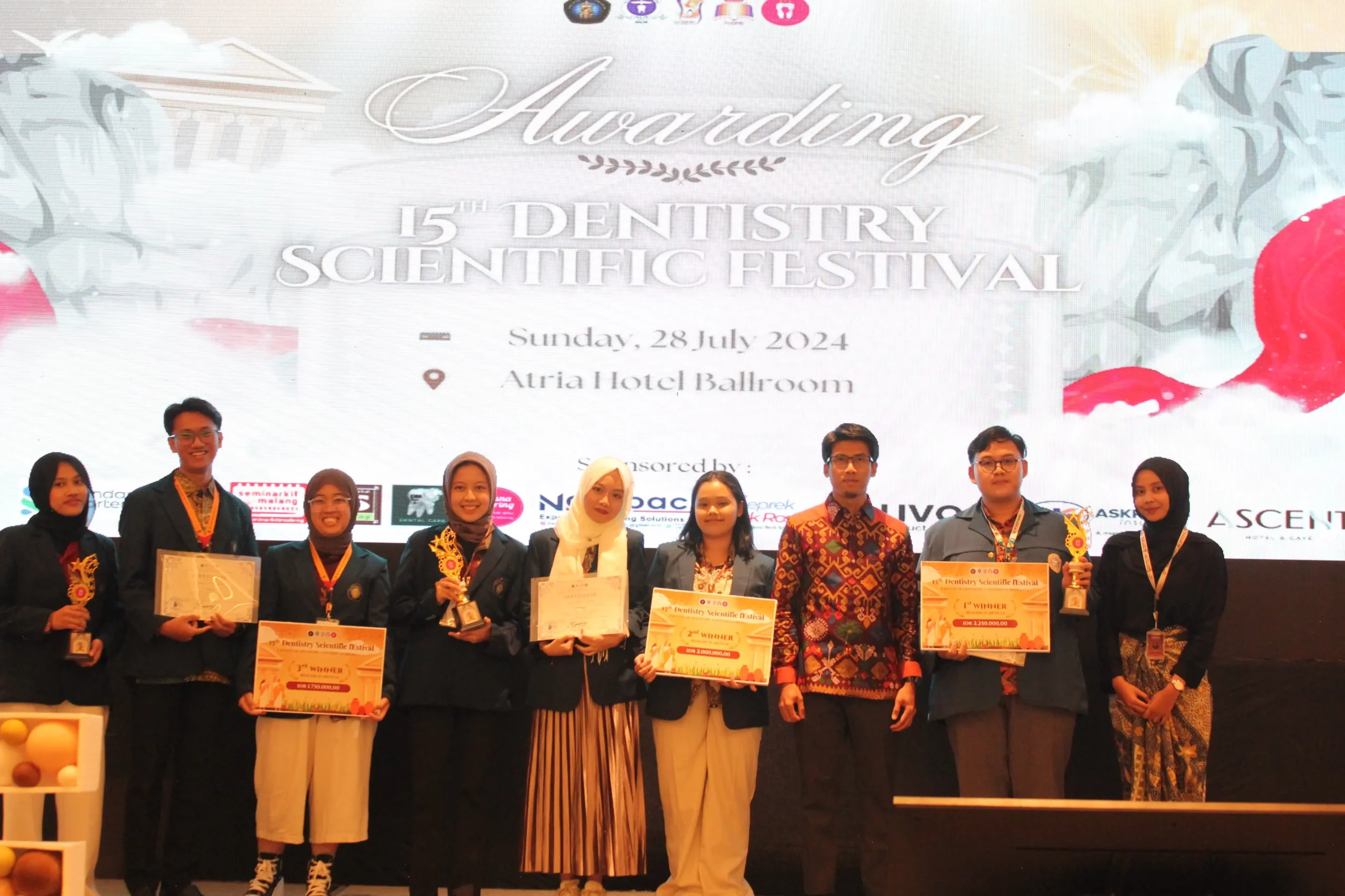 Dua Mahasiswa FKG UNAIR Sabet Juara Utama International Research Competition. (Foto: Istimewa)