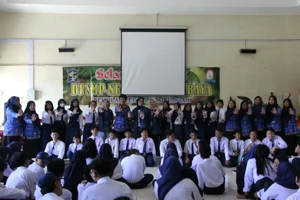 Cegah Pergaulan Bebas, Mahasiswa BBK UNAIR Ajak Siswa Sekolah Kenali Pengaruh dan Bahayanya (Foto: Dok. Pribadi)