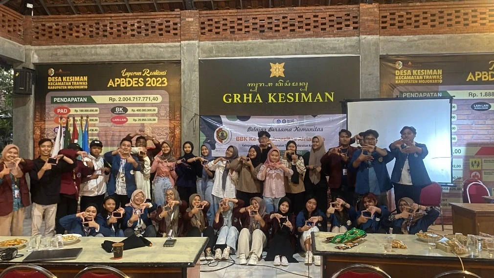 Mahasiswa UNAIR KKN BBK-4 Bangkitkan Industri Pelana Kuda Melalui Branding UMKM (Foto: Istimewa)