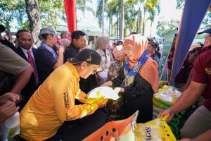 IKA UNAIR Cabang Bondowoso Gelar Bazar Murah