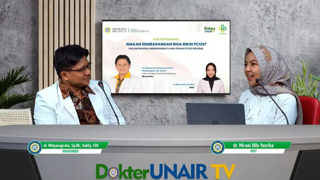 Pemaparan materi oleh dr Widyanugraha Sp OG SubSp FER, Spesialis Obstetri dan Genekologi, Pada Podcast Dokter UNAIR TV (Foto: Kanal YouTube Dokter UNAIR TV)