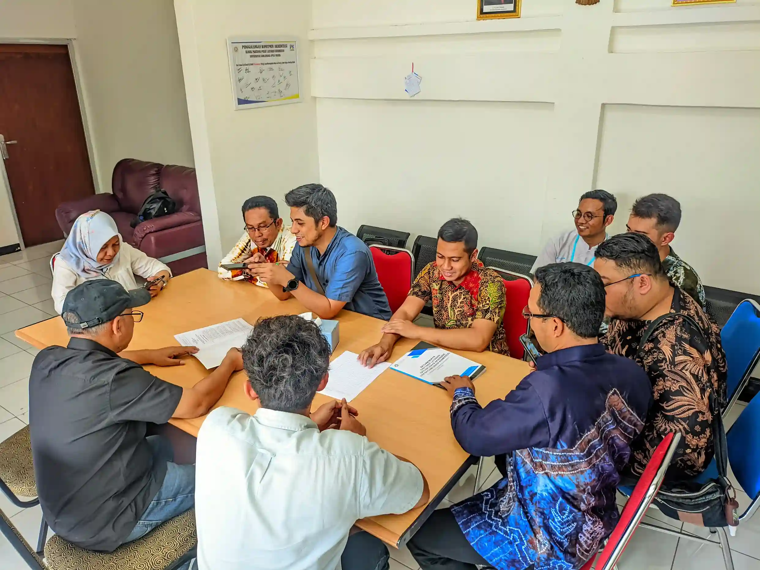 Kunjungan delegasi LMMC ULM ke PLK UNAIR (Foto: Istimewa)