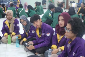 Sesi diskusi dan kolaborasi program kerja antara himpunan mahasiswa Studi Kejepangan UNAIR dan Pendidikan Bahasa Jepang UNJ (Foto: Tim Publikasi & dokumentasi himpunan mahasiswa Studi Kejepangan UNAIR)