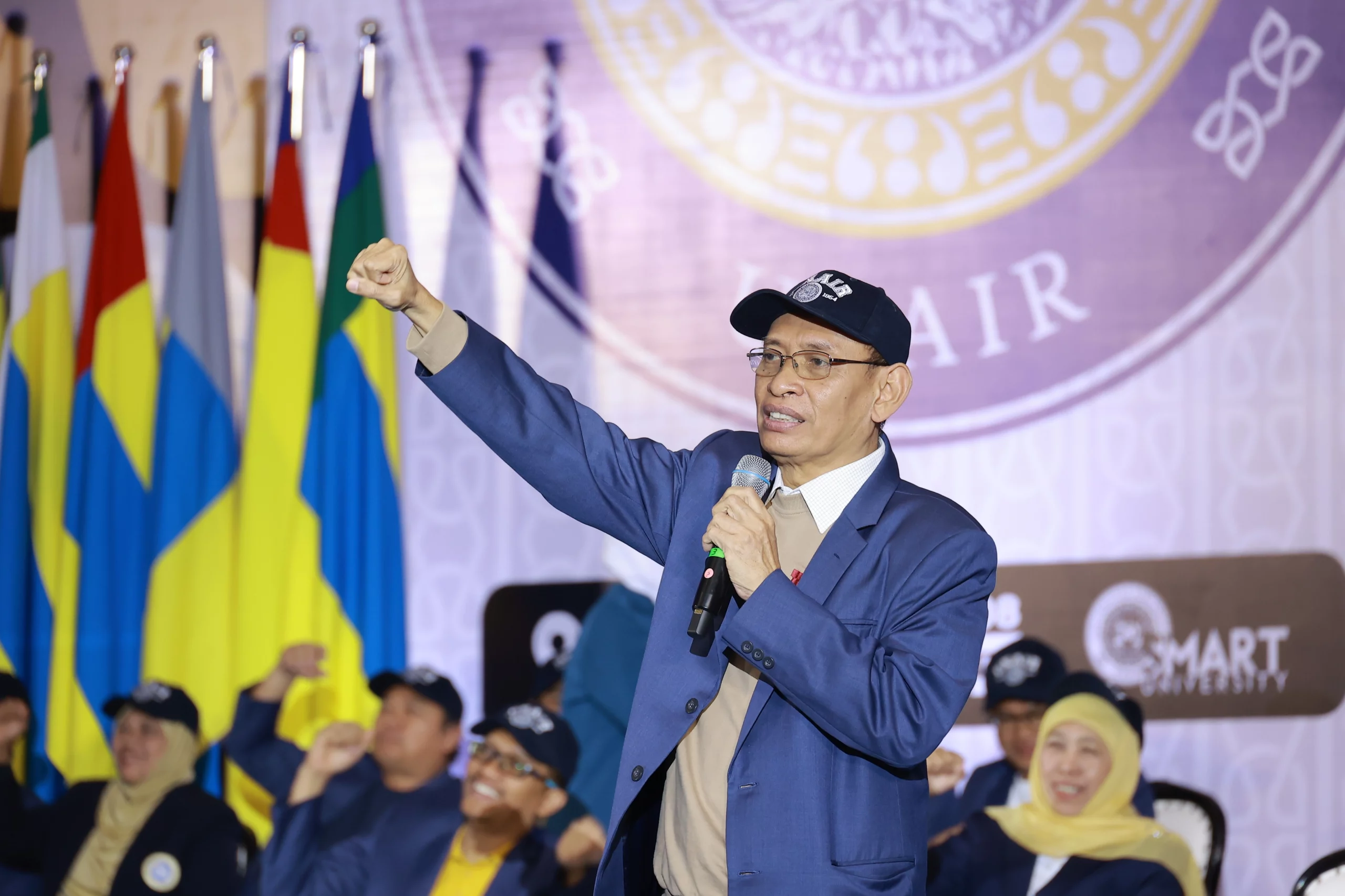 Mengukuhkan 8.732 Maba, Rektor UNAIR: Jadilah Pembelajar Sejati