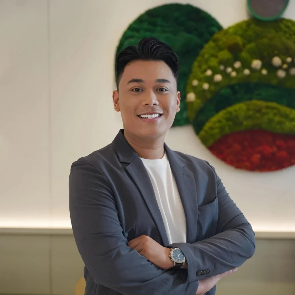 Matthew Adrian, an alumnus of the Faculty of Humanities UNAIR, serves as the Chief Marketing Officer of Fore Coffee (Photo: Courtesy).