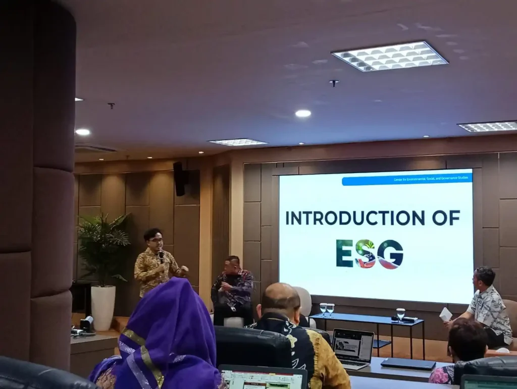 Putra Kristianto Gautama Putra, Deputy CEO of the ESG Study Center Universitas Airlangga (UNAIR), discussed the connection between Environmental, Social, and Governance (ESG) principles and children's rights in the context of the Sustainable Development Goals (SDGs). (Photo: By courtesy)