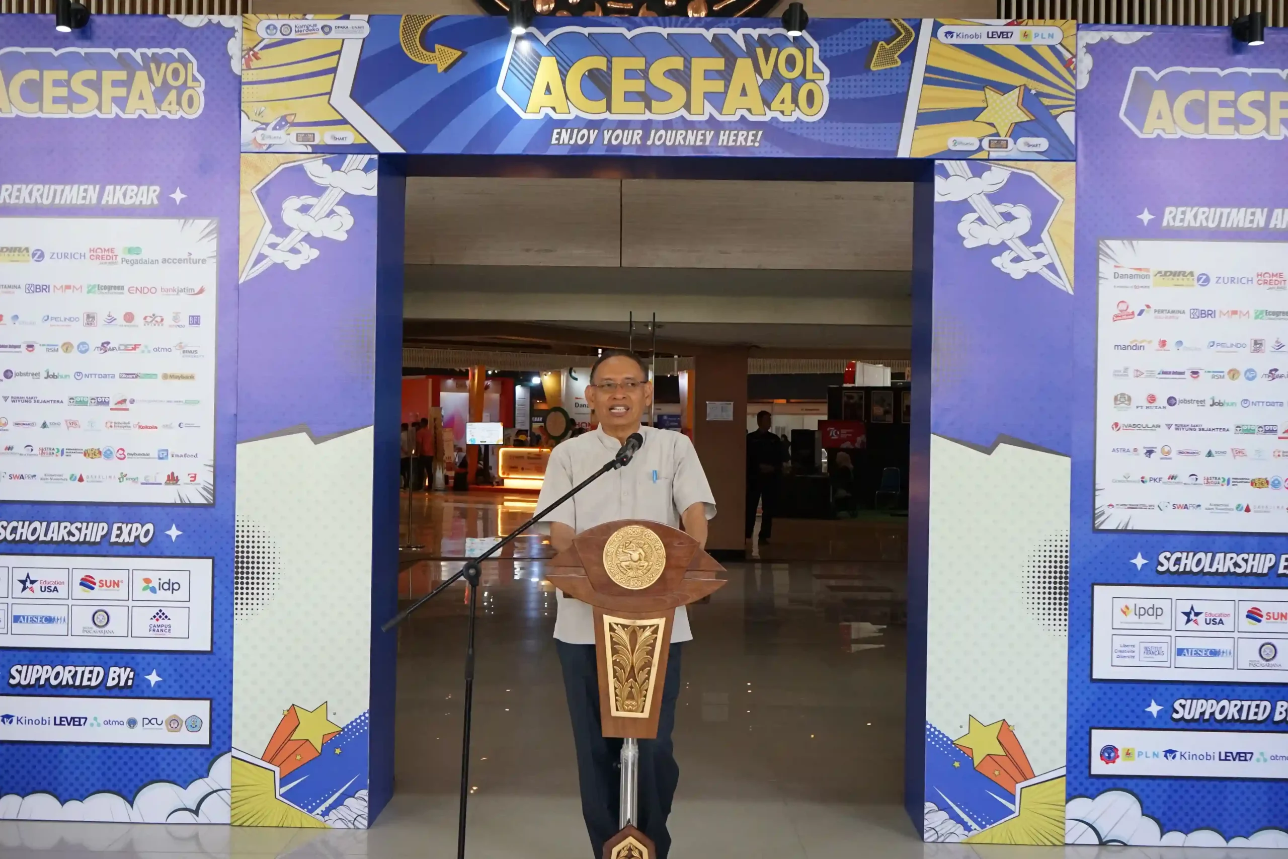 UNAIR Rector Prof Dr Mohammad Nasih SE MT Ak. Delivers speech at 40th ACESFA, Tuesday, September 24, 2024. (Photo: By courtesy)