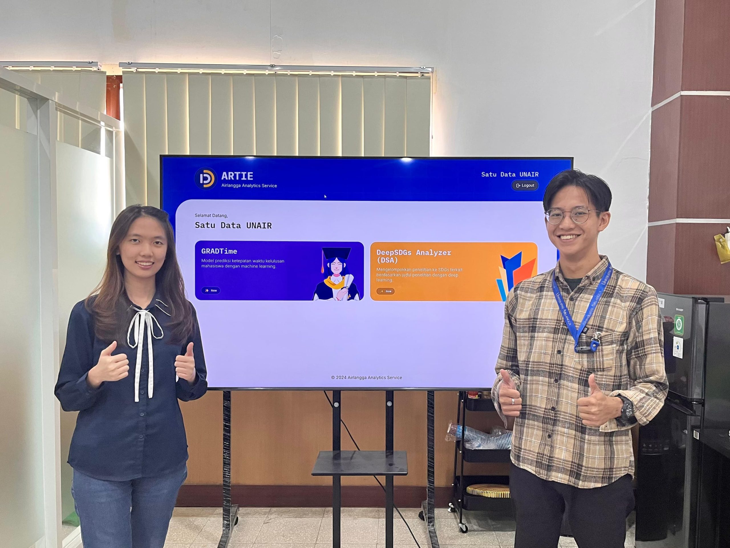 Tim Satu Data Universitas Airlangga saat peluncuran GRADTime dan DSA (Foto: Satu Data)