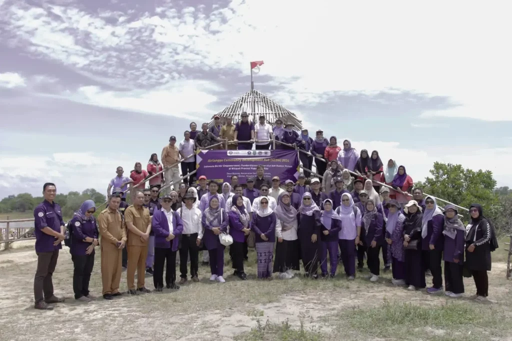 UNAIR Community Service Team alongside local authorities at the inauguration of the Telaga Biru monument (Photo: By courtesy).