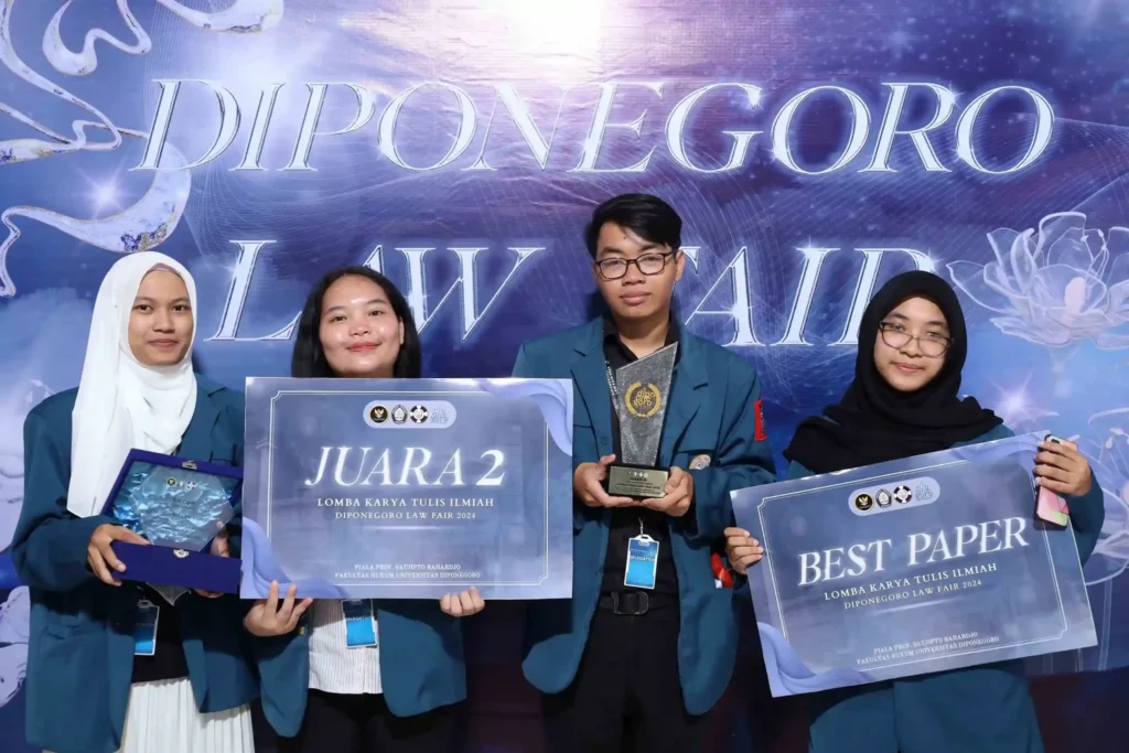 Delegasi FH UNAIR setelah meraih juara KTI DLF 2024 (Foto: Dok. Narasumber)